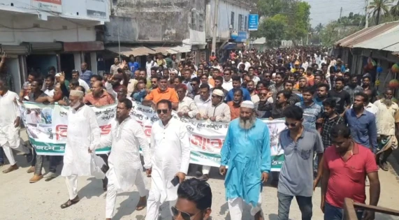 বাগেরহাটে উপজেলা বিএনপির আহ্বায়কের বহিষ্কারের দাবিতে বিক্ষোভ